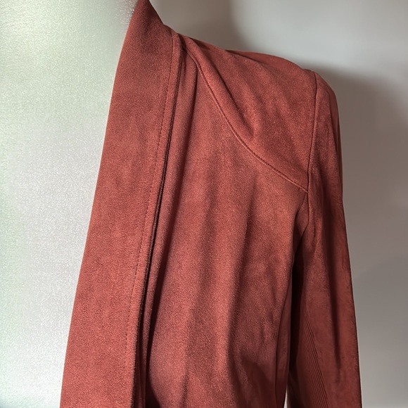 BB DAKOTA Wade Faux Suede Drape Cherrywood Jacket - Picture 3 of 8